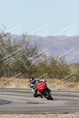 media/Dec-01-2025-Moto Forza (Mon) [[2daa91e15f]]/3-Beginner Group/Session 3 (Turn 3)/